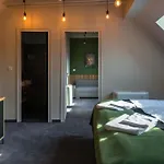 Oliva 4*